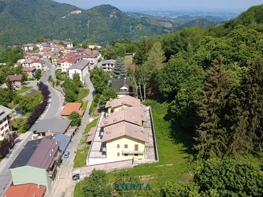 Immagine 75 di Palazzo in vendita  in Via Carlevaris a Briaglia