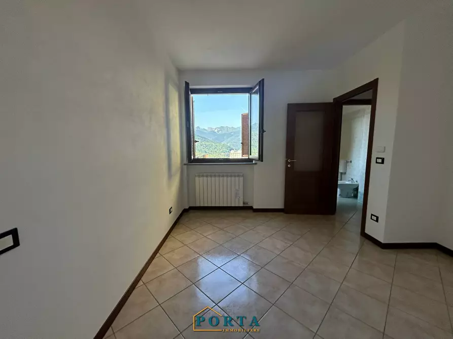 Immagine 9 di Palazzo in vendita  in Via Carlevaris a Briaglia