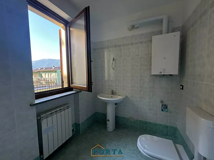 Immagine 10 di Palazzo in vendita  in Via Carlevaris a Briaglia