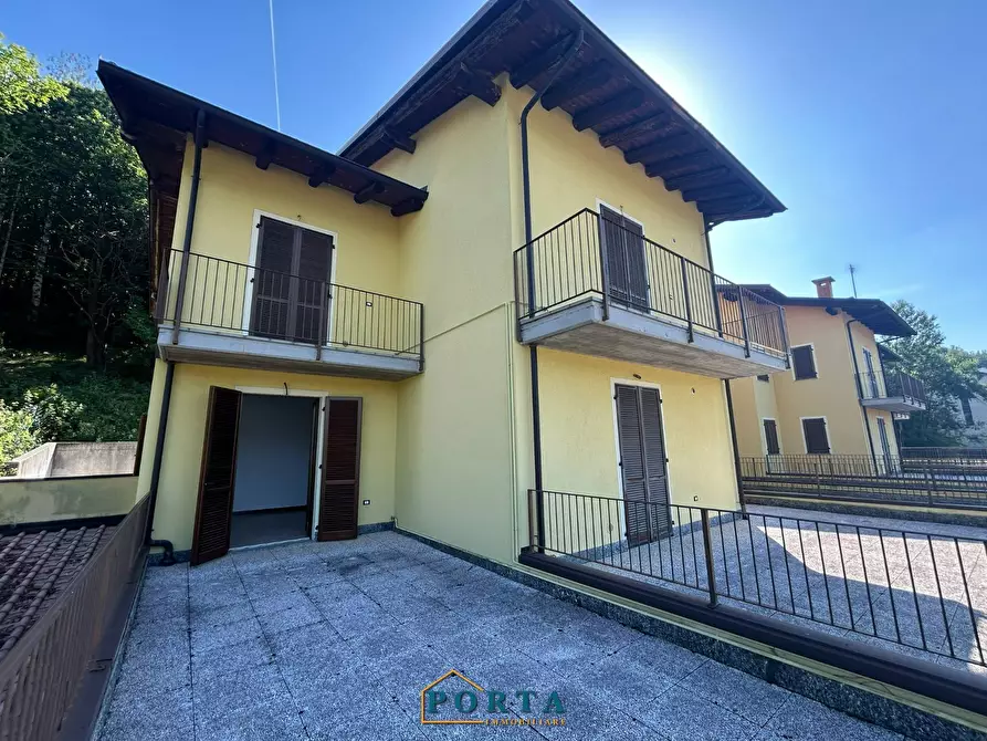 Immagine 16 di Palazzo in vendita  in Via Carlevaris a Briaglia