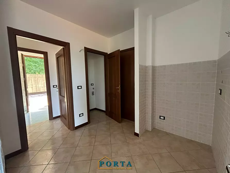 Immagine 20 di Palazzo in vendita  in Via Carlevaris a Briaglia