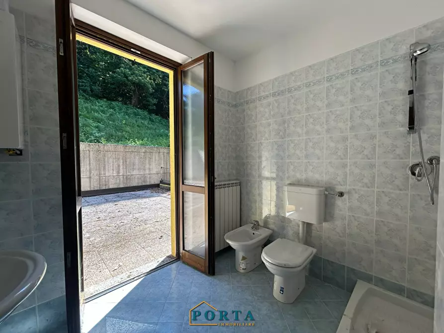 Immagine 21 di Palazzo in vendita  in Via Carlevaris a Briaglia