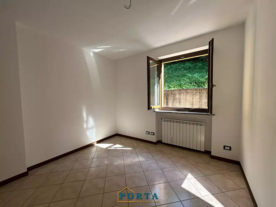 Immagine 30 di Palazzo in vendita  in Via Carlevaris a Briaglia