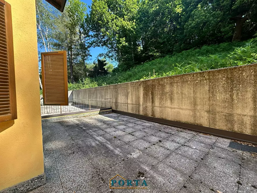 Immagine 33 di Palazzo in vendita  in Via Carlevaris a Briaglia