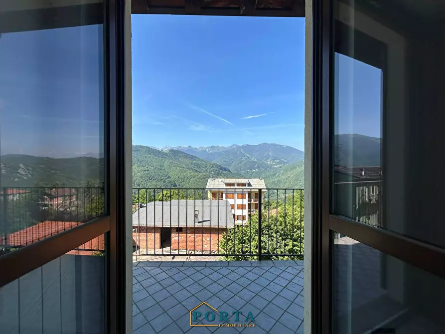 Immagine 36 di Palazzo in vendita  in Via Carlevaris a Briaglia