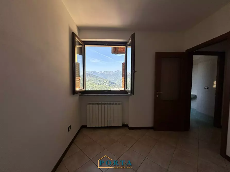 Immagine 42 di Palazzo in vendita  in Via Carlevaris a Briaglia