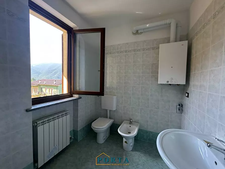 Immagine 45 di Palazzo in vendita  in Via Carlevaris a Briaglia