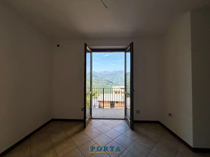 Immagine 47 di Palazzo in vendita  in Via Carlevaris a Briaglia