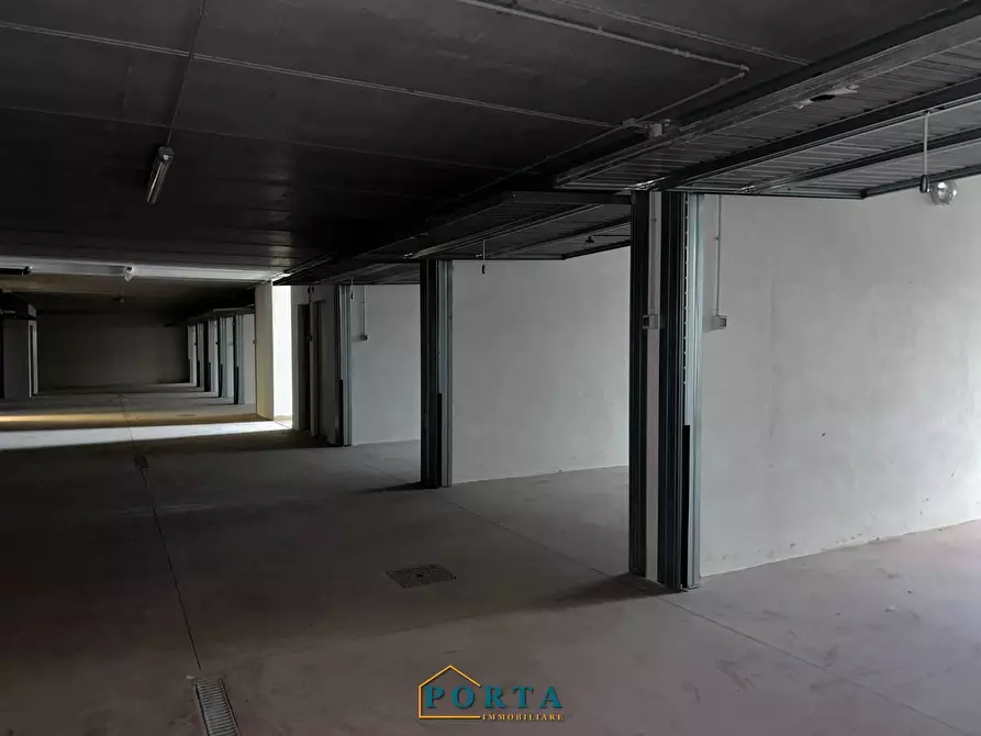 Immagine 51 di Palazzo in vendita  in Via Carlevaris a Briaglia