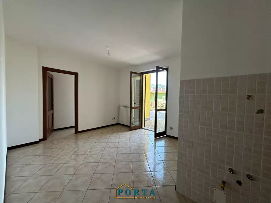 Immagine 53 di Palazzo in vendita  in Via Carlevaris a Briaglia