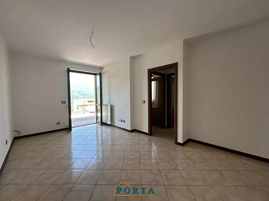 Immagine 62 di Palazzo in vendita  in Via Carlevaris a Briaglia