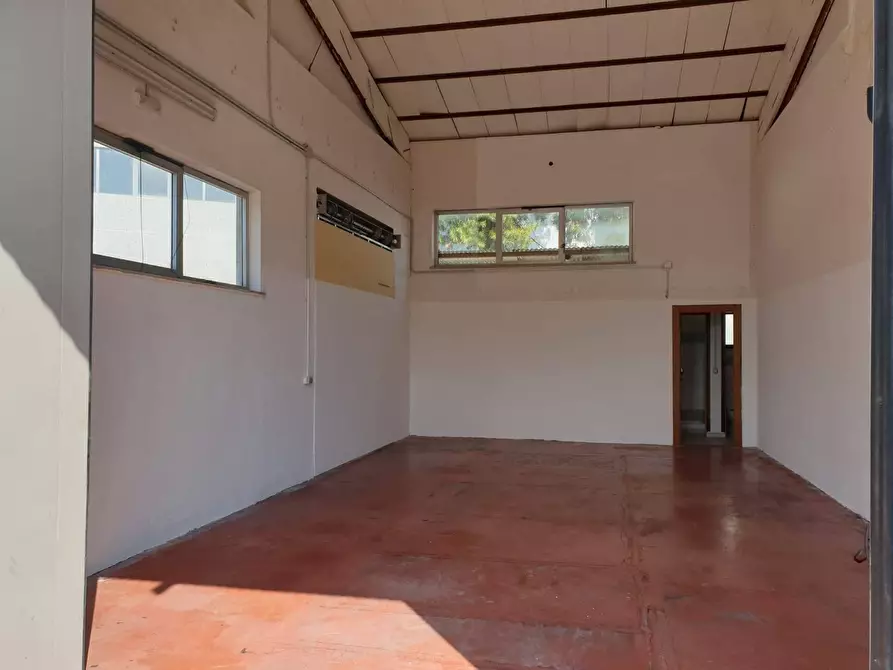 Immagine 3 di Capannone industriale in affitto  in Via Penne 53 a Chieti