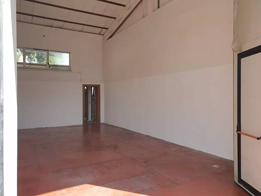 Immagine 4 di Capannone industriale in affitto  in Via Penne 53 a Chieti