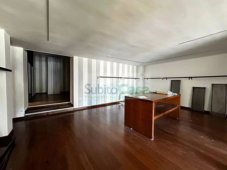 Immagine 3 di Locale commerciale in affitto  in Piazza Marconi a Chieti