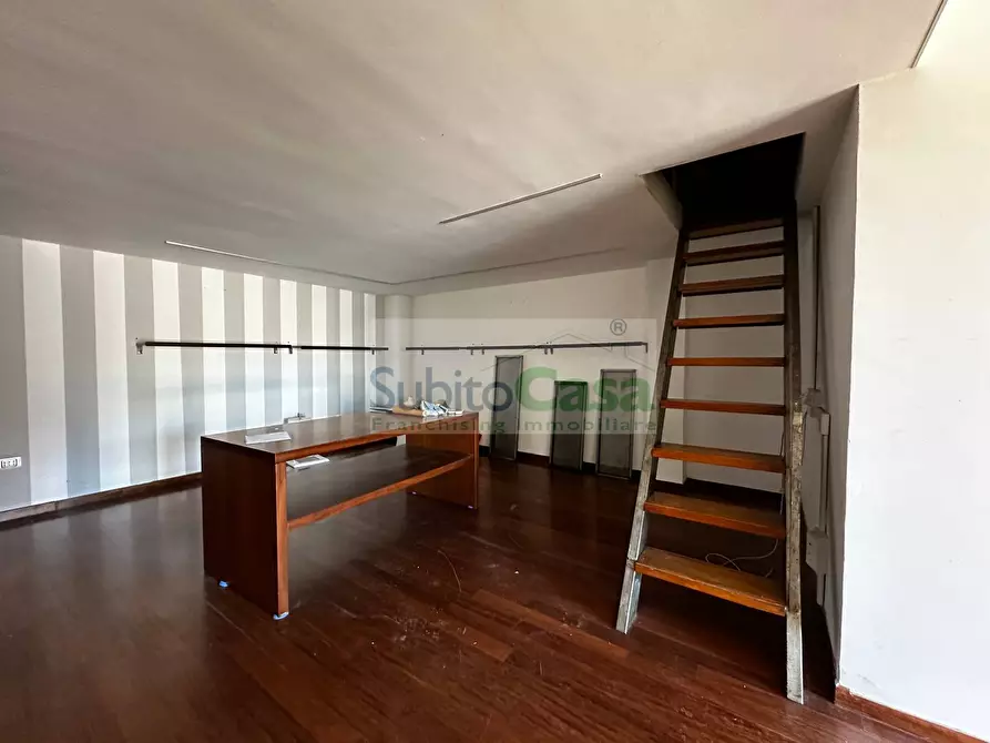 Immagine 12 di Locale commerciale in affitto  in Piazza Marconi a Chieti