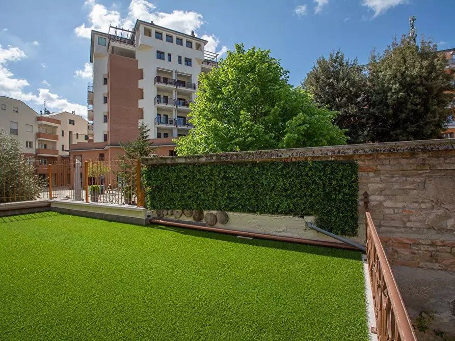 Immagine 20 di Villa in affitto  in Viale B. Croce 18 a Chieti