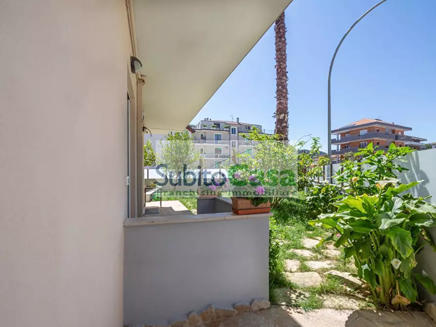 Immagine 13 di Appartamento in vendita  in Via Monte Corno 19 a Francavilla Al Mare