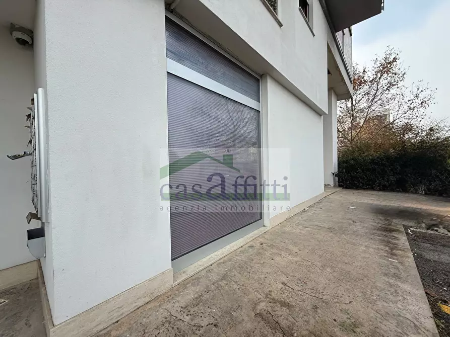 Immagine 24 di Attività commerciale in vendita  in Via Papa Giovanni Paolo II 7 a Chieti