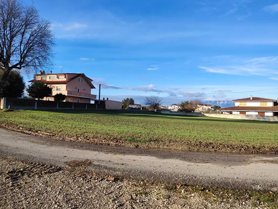 Immagine 1 di Terreno residenziale in vendita  a Cepagatti