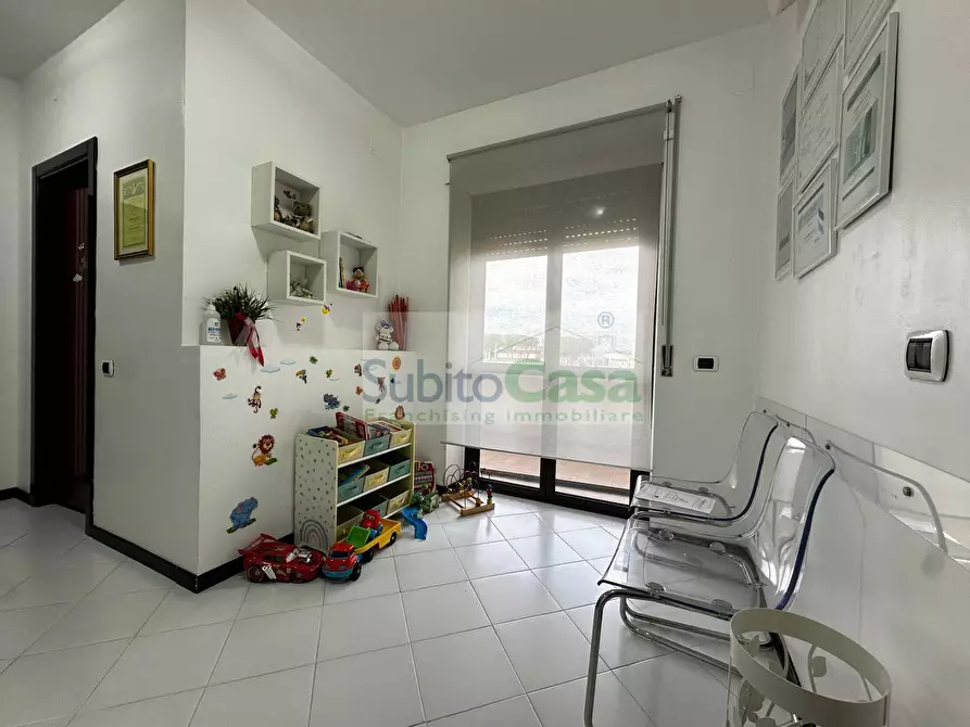 Immagine 4 di Ufficio in affitto  in Viale Abruzzo 20 a Chieti