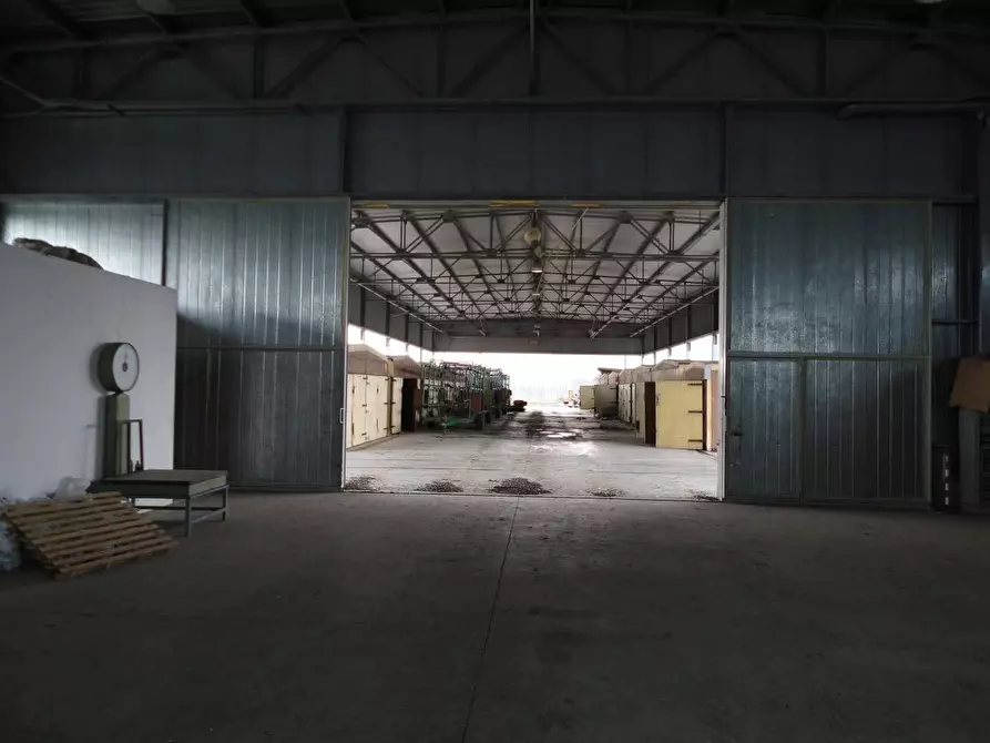 Immagine 2 di Capannone industriale in vendita  in Strada Provinciale 20 a Abbateggio