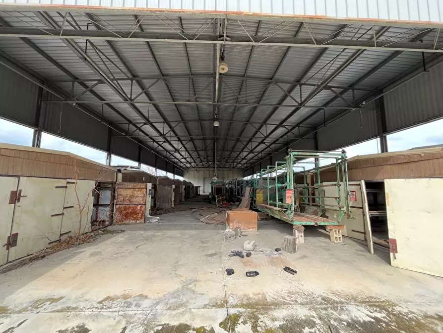 Immagine 18 di Capannone industriale in vendita  in Strada Provinciale 20 a Abbateggio