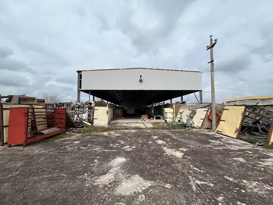 Immagine 22 di Capannone industriale in vendita  in Strada Provinciale 20 a Abbateggio