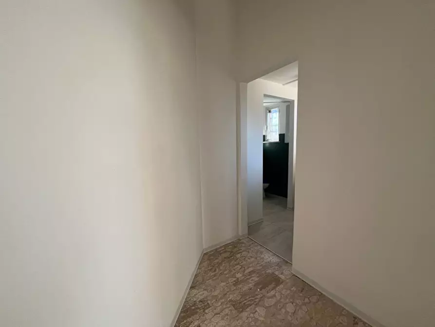 Immagine 10 di Locale commerciale in affitto  in Via Pietro Nenni 115 a Paglieta