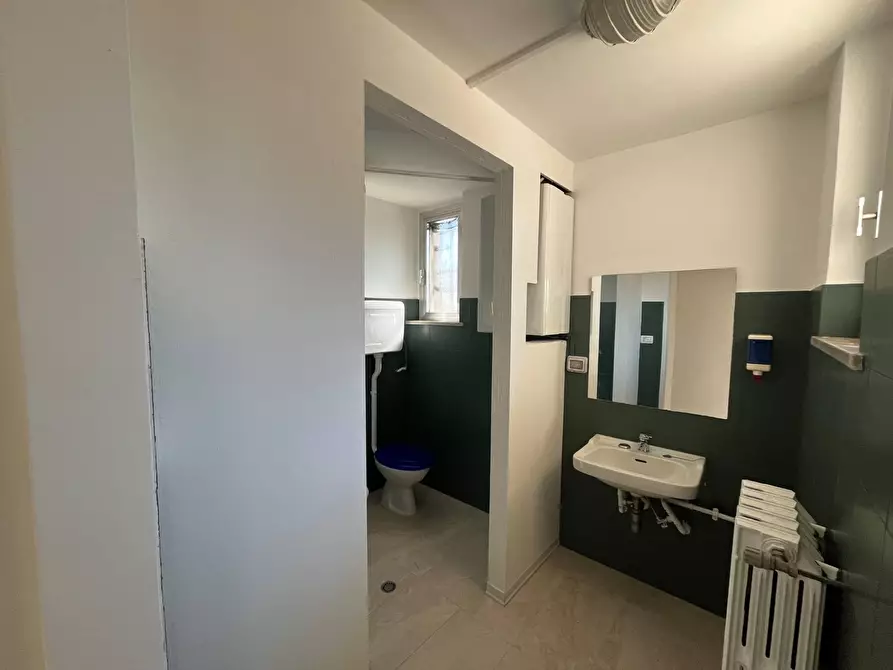 Immagine 11 di Locale commerciale in affitto  in Via Pietro Nenni 115 a Paglieta