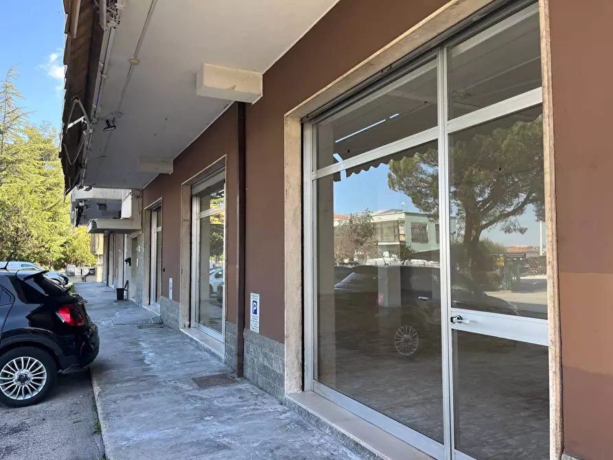 Immagine 1 di Locale commerciale in affitto  in Via Pietro Nenni 115 a Paglieta