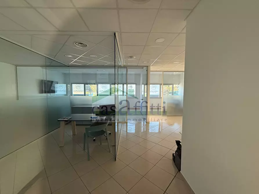 Immagine 14 di Locale commerciale in affitto  in Via Pietro Nenni a Chieti