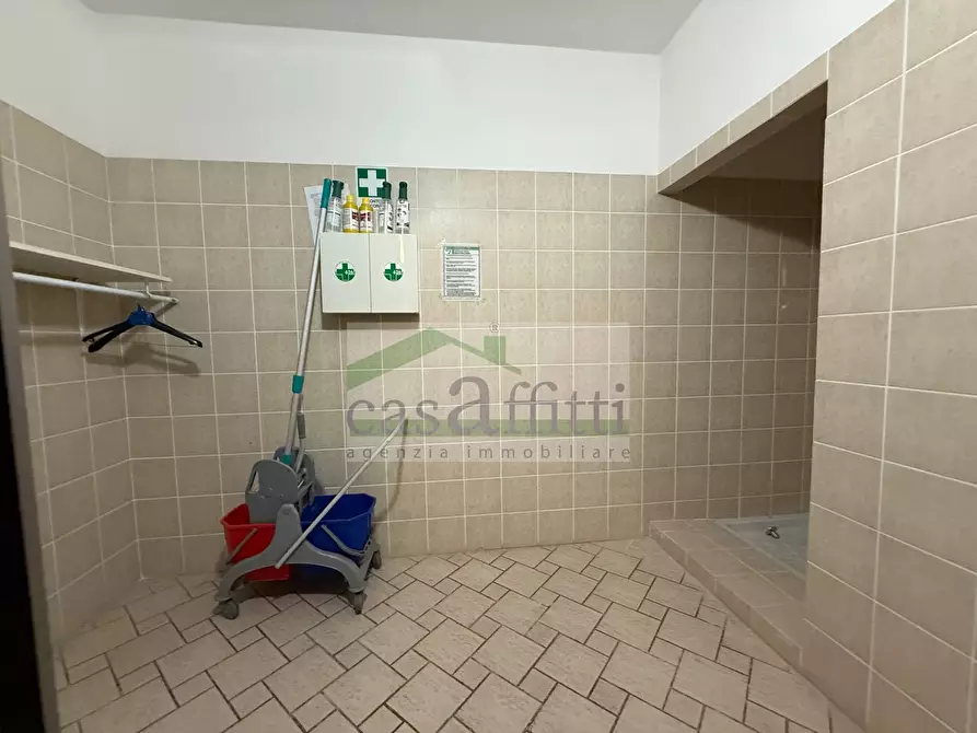 Immagine 20 di Locale commerciale in affitto  in Via Pietro Nenni a Chieti