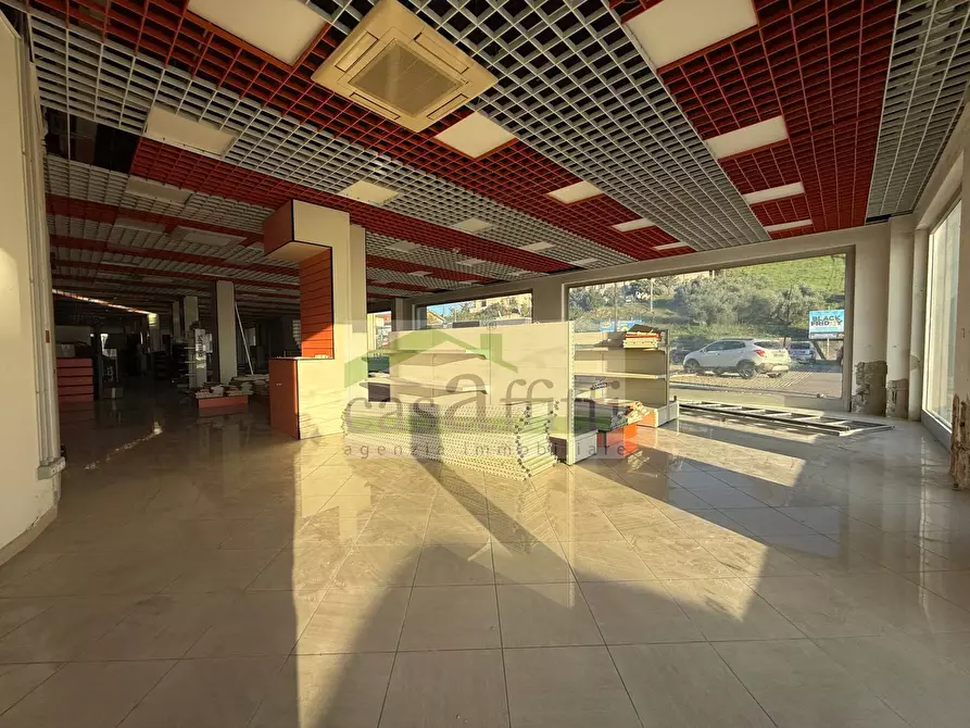 Immagine 12 di Locale commerciale in affitto  in Via Pietro Nenni a Chieti