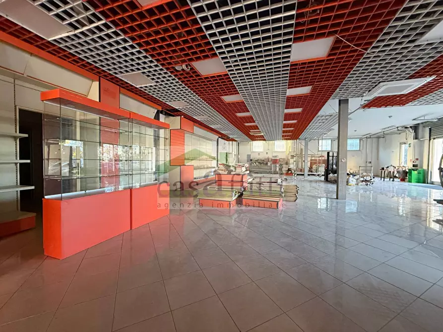 Immagine 5 di Locale commerciale in affitto  in Via Pietro Nenni a Chieti