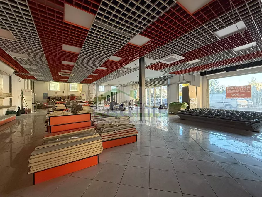 Immagine 4 di Locale commerciale in affitto  in Via Pietro Nenni a Chieti