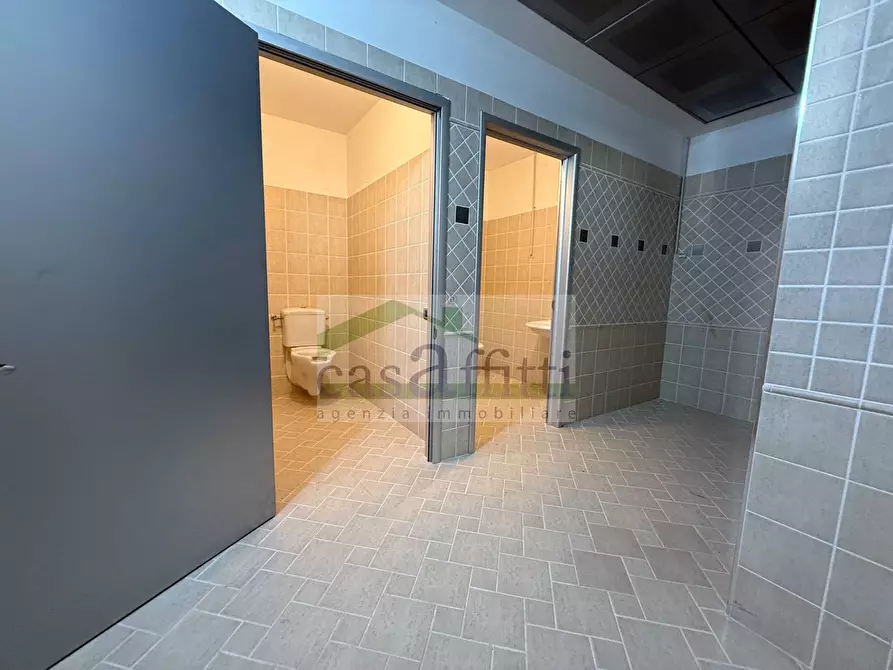 Immagine 15 di Locale commerciale in affitto  in Via Pietro Nenni a Chieti