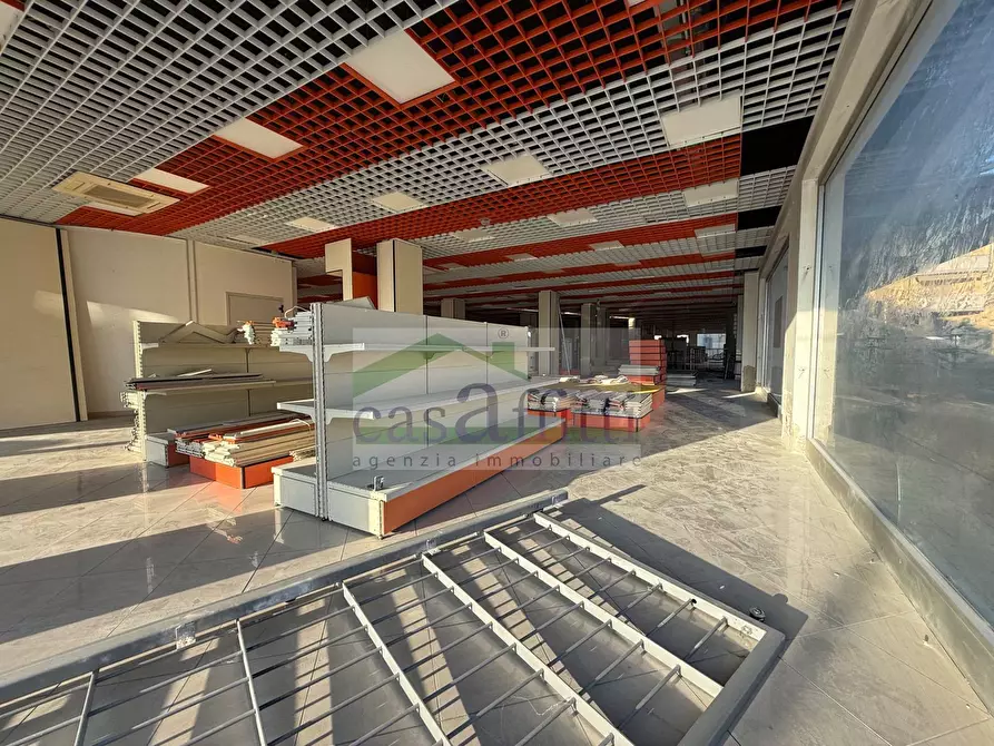 Immagine 11 di Locale commerciale in affitto  in Via Pietro Nenni a Chieti