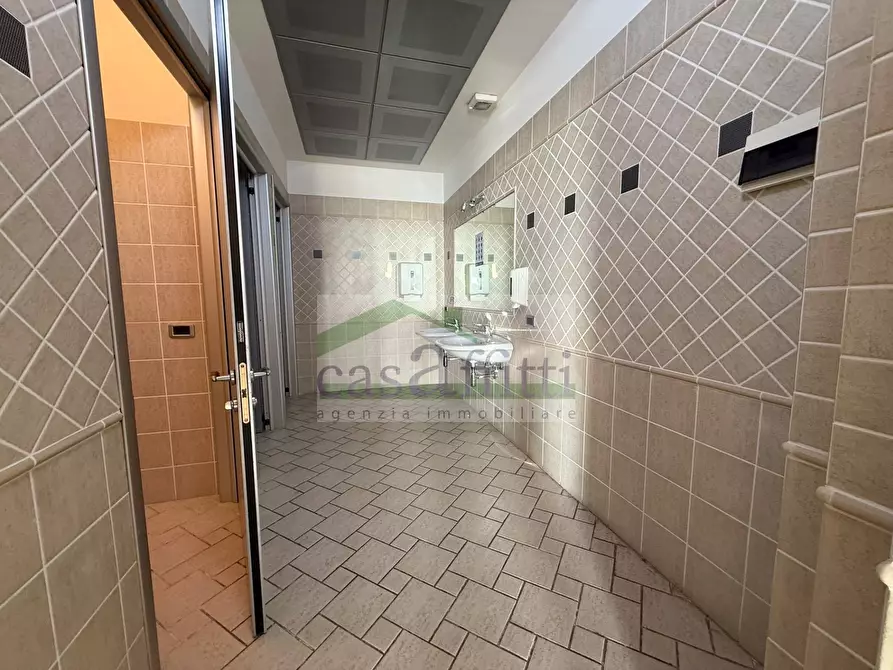 Immagine 20 di Locale commerciale in affitto  in Via Pietro Nenni a Chieti