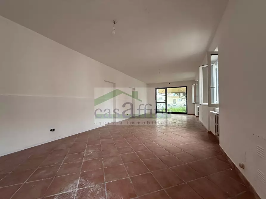 Immagine 2 di Locale commerciale in affitto  in Via Dei Vestini 114 a Chieti