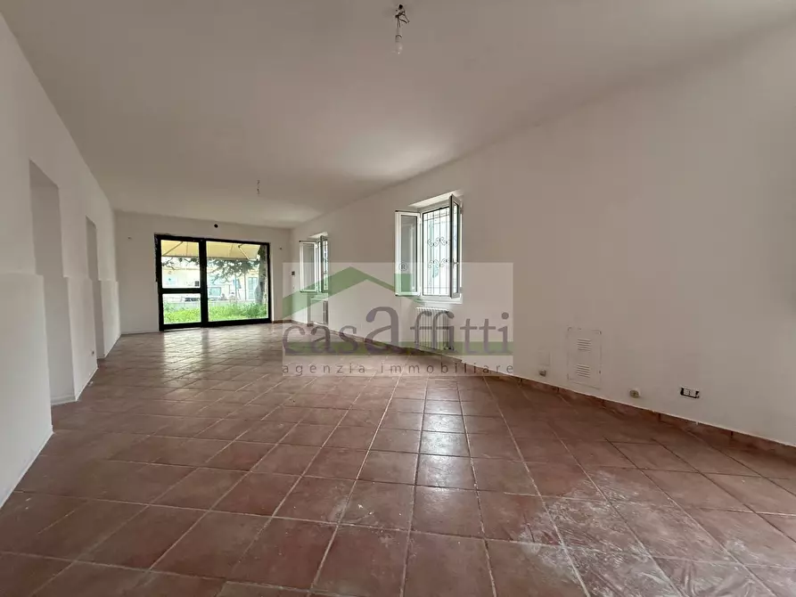 Immagine 3 di Locale commerciale in affitto  in Via Dei Vestini 114 a Chieti