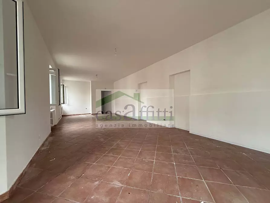 Immagine 4 di Locale commerciale in affitto  in Via Dei Vestini 114 a Chieti
