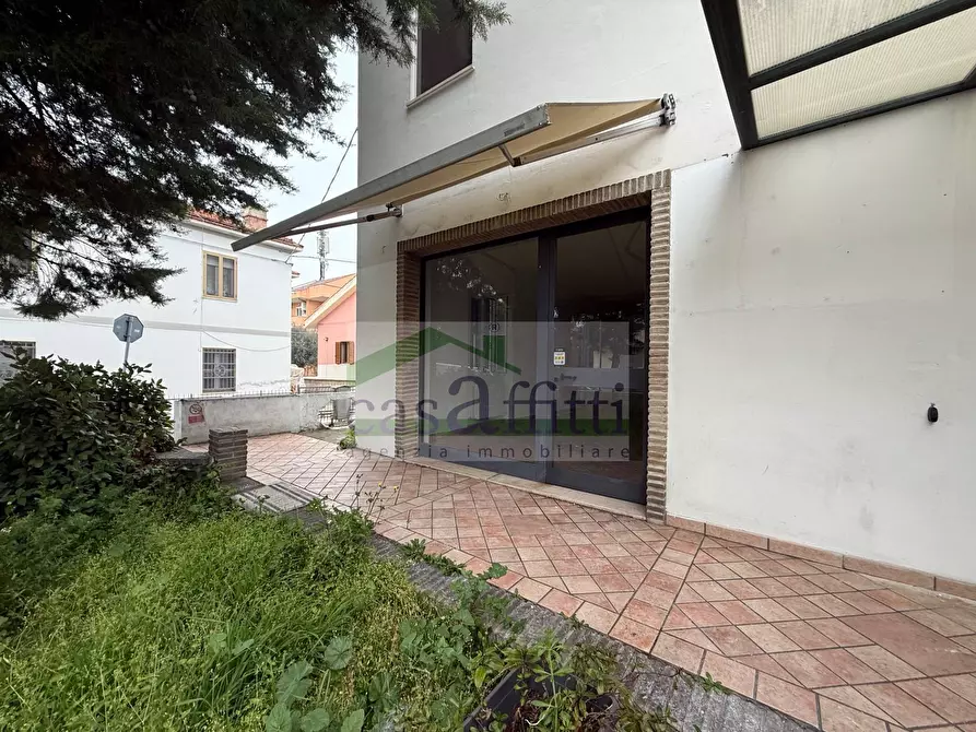 Immagine 11 di Locale commerciale in affitto  in Via Dei Vestini 114 a Chieti