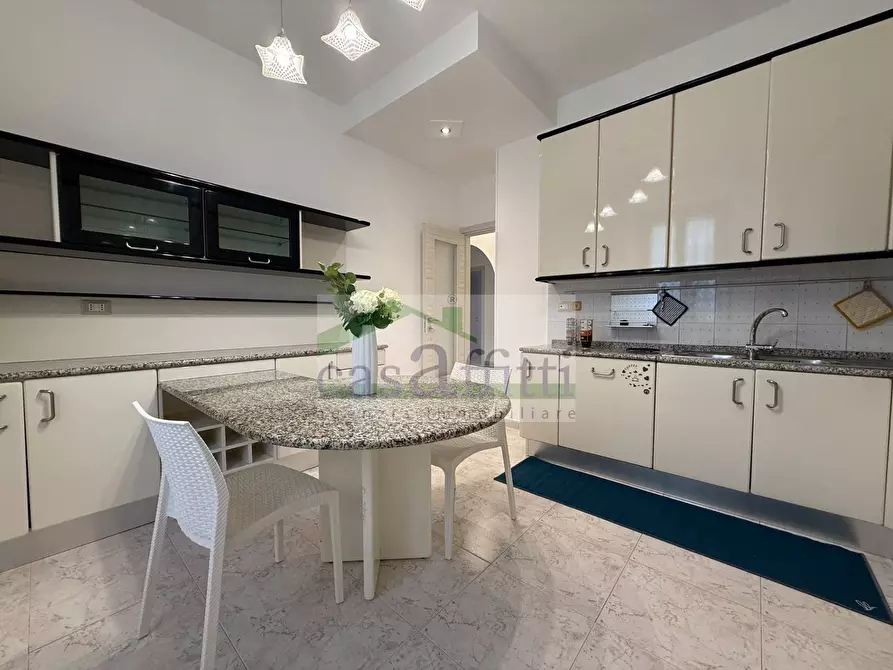 Immagine 8 di Appartamento in affitto  in Piazza IV Novembre 4 a Francavilla Al Mare