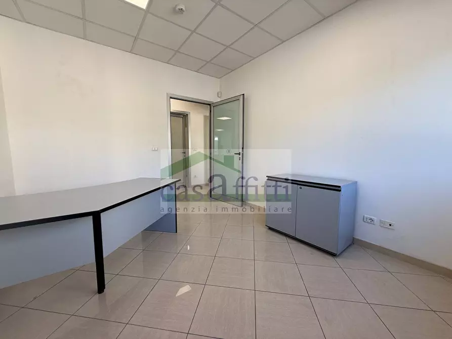 Immagine 14 di Ufficio in affitto  in Via Pietro Nenni a Chieti