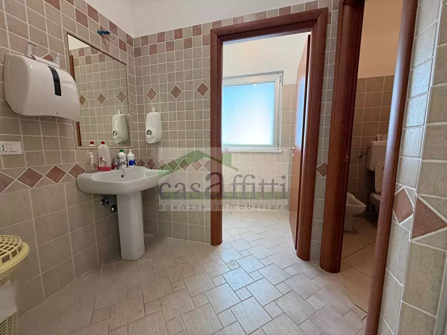 Immagine 26 di Ufficio in affitto  in Via Pietro Nenni a Chieti