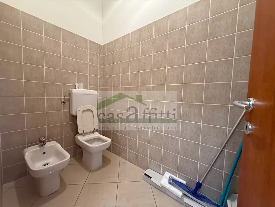Immagine 27 di Ufficio in affitto  in Via Pietro Nenni a Chieti