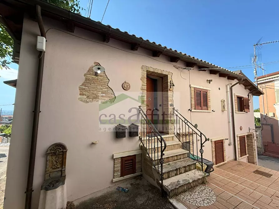 Immagine 8 di Appartamento in affitto  in Via Colle dell'Ara a Chieti