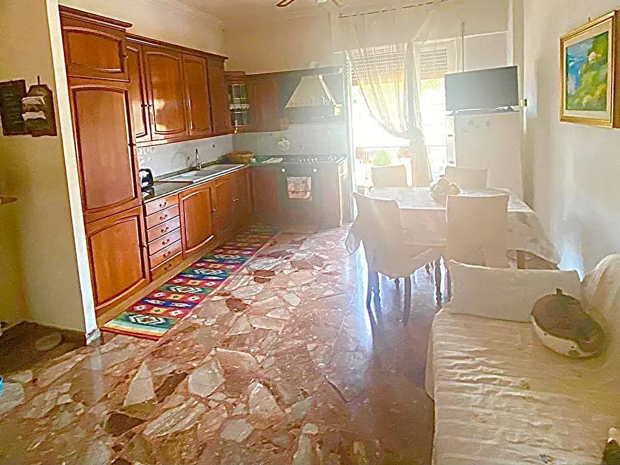 Immagine 15 di Appartamento in vendita  in Vicolo Del Monte Delle Capre 57 a Roma