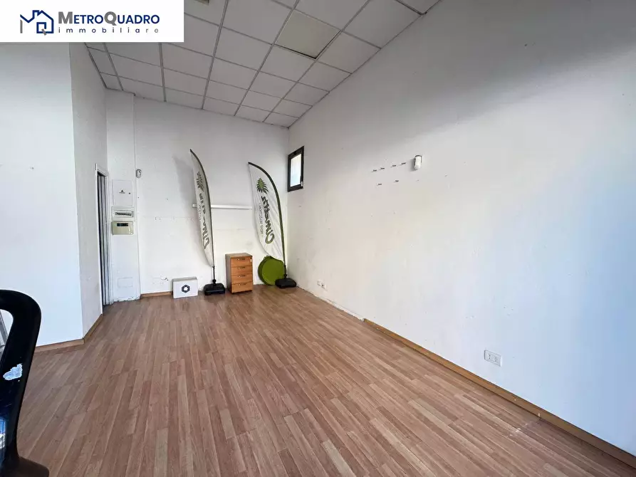 Immagine 3 di Locale commerciale in affitto  in Via Della Pisana 87 a Roma