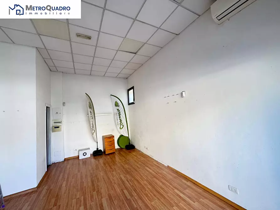 Immagine 4 di Locale commerciale in affitto  in Via Della Pisana 87 a Roma